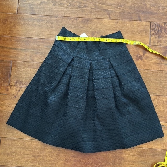 NWT Ann Taylor Black Pleated Flared Skirt Size 8 - Picture 8 of 11